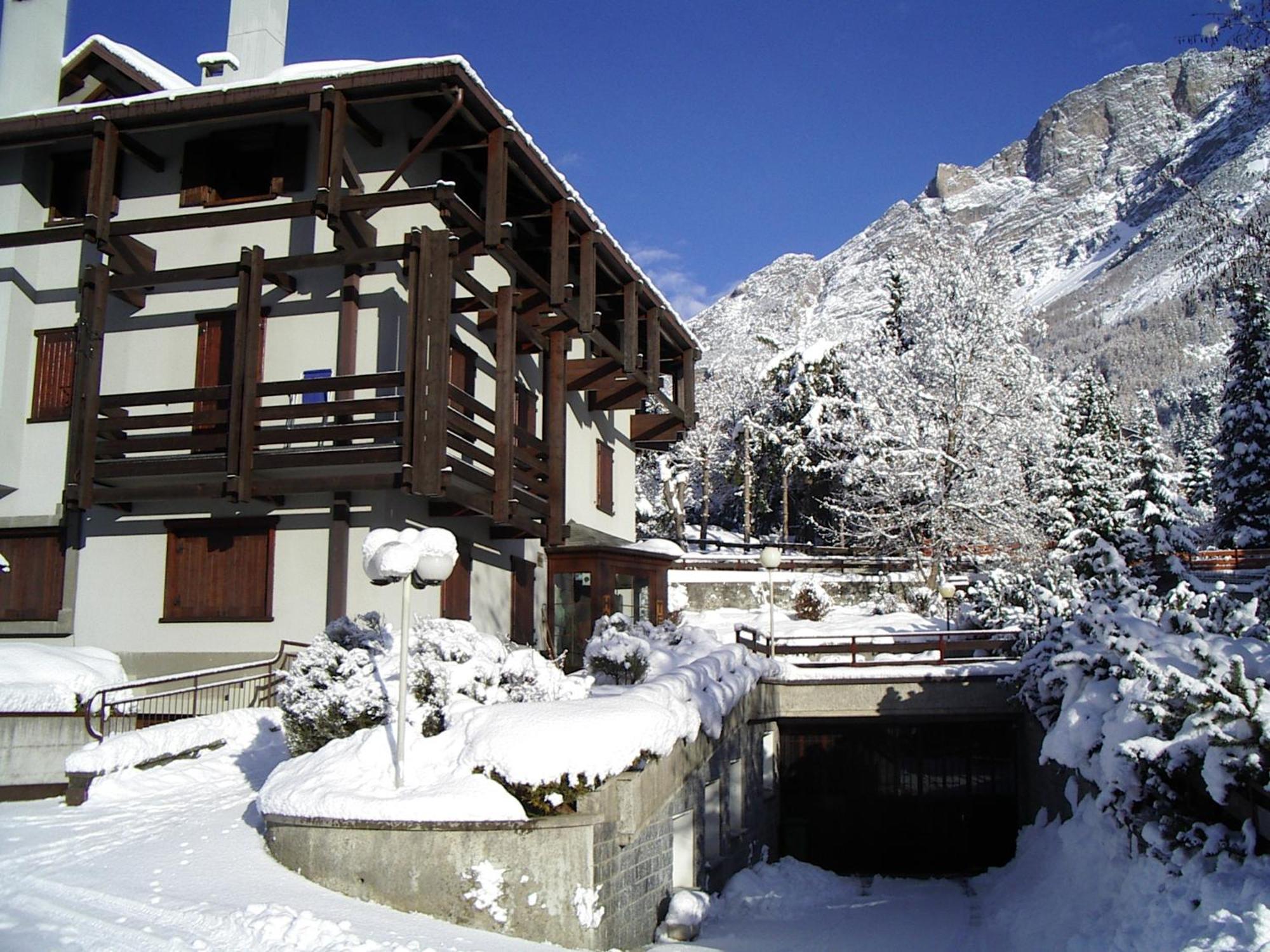 Hotel Terme Bormio Bagian luar foto